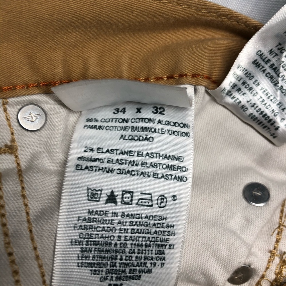 Dockers - Picture 5 of 5